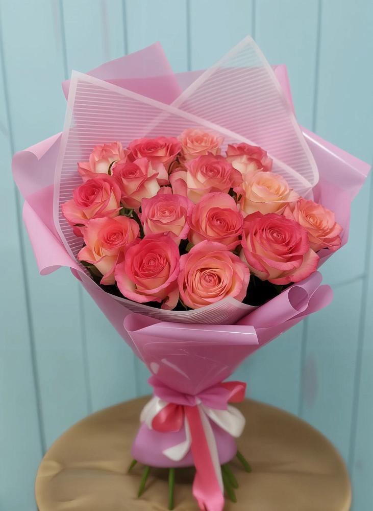 Букет 15 Розовых роз Равель в Идрице