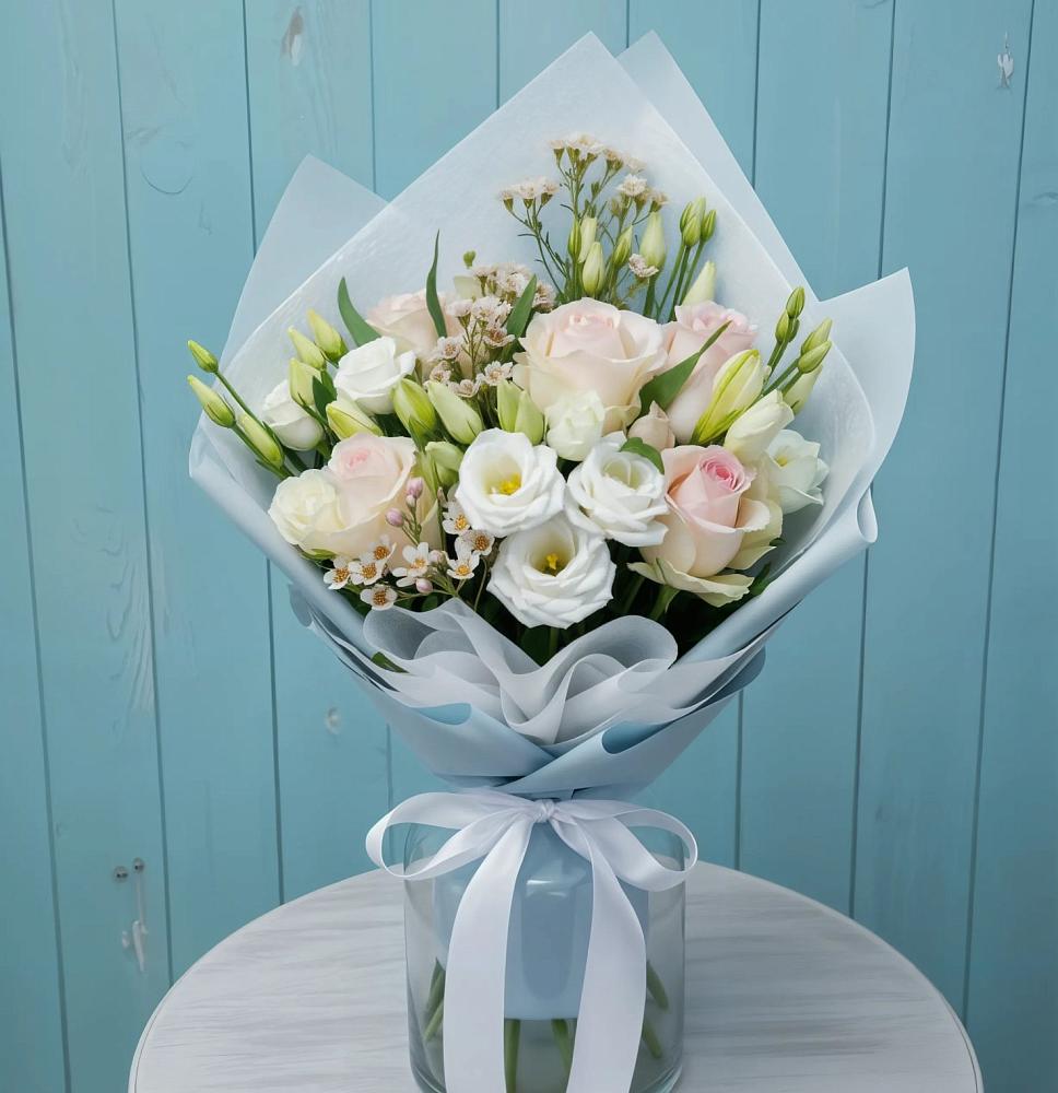 Букет цветов из: Розы и Лизиантусы в Идрице