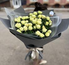 Букет Белые кустовые розы Солинеро в Идрице