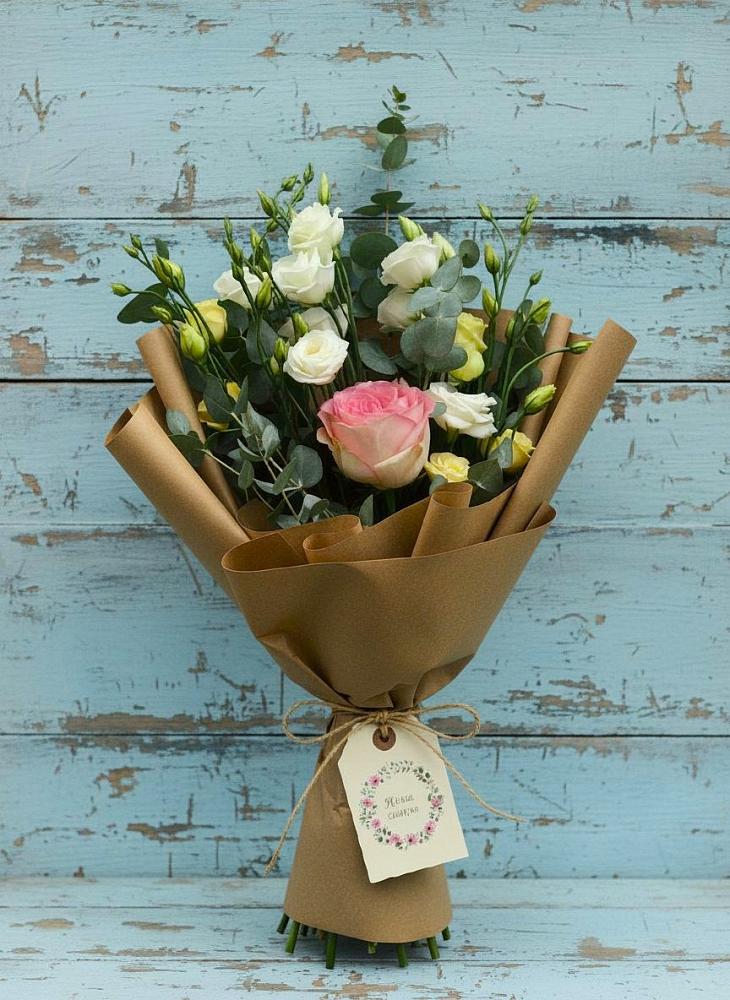 Букет цветов из: Розы и Лизиантусы в Идрице