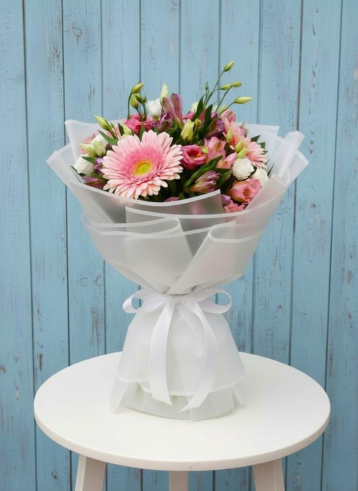 Букет цветов из: Герберы, Альстромерии и Лизиантусы в Идрице