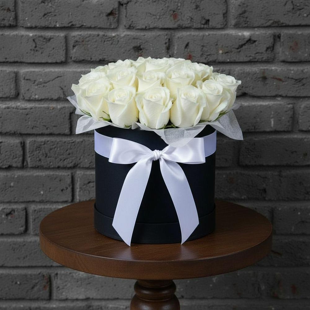 Цветочная композиция из Розы в шляпной коробке в Идрице