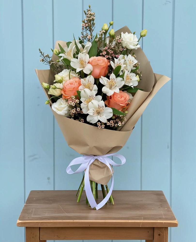 Букет цветов из: Альстромерии, Лизиантусы, Розы и Хризантемы в Идрице