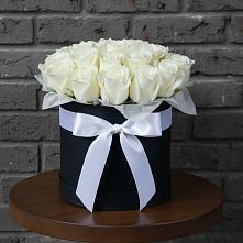 Цветочная композиция из Розы в шляпной коробке в Идрице