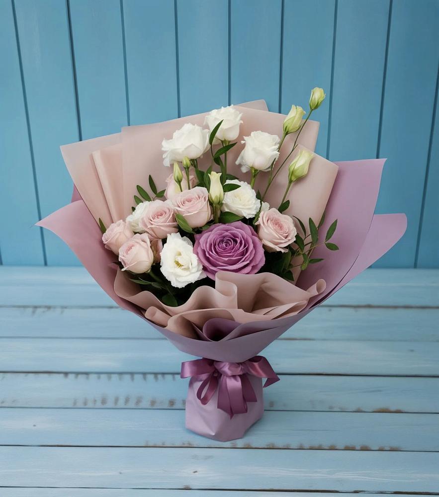 Букет цветов из: Розы и Лизиантусы в Идрице